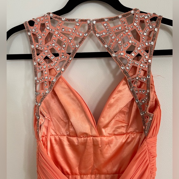 Women’s Full Length Formal Peach colored Gown Size 3/4 - Picture 4 of 5
